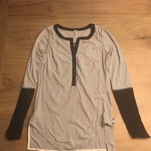 Lululemon Urbanite Henley / Sz.4